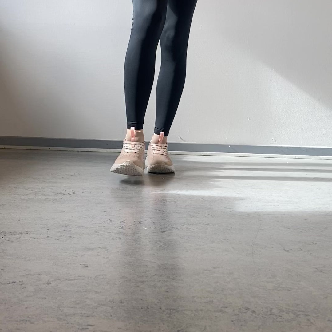 Ladda video: Rugged Gear Simple Sport – lätt och bekväm sneaker i rosa