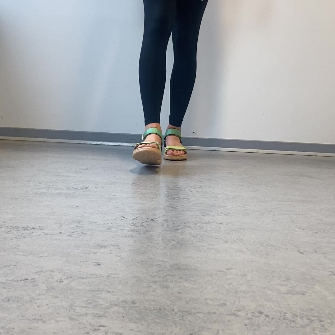 Ladda video: Line – Apple Green Multi – WODEN-sandal