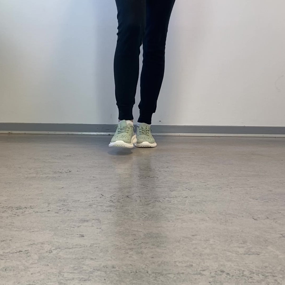 Ladda video: Ultra flexibel sko i pastellgrön