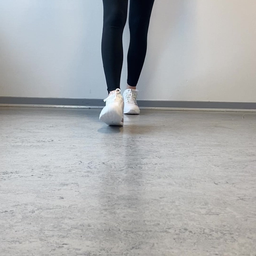 Ladda video: Skechers Street™ x JGoldcrown: UNO – Hjärtesko