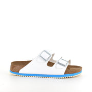 Vit Arizona-sandal från Birkenstock med godkända halkskyddssulor