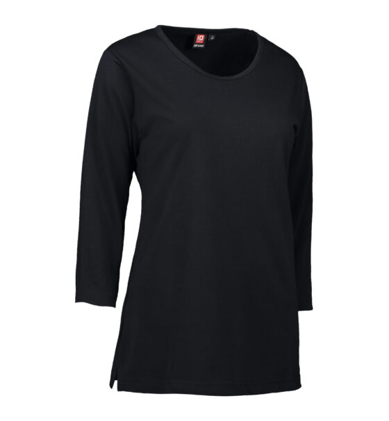 Svart T-shirt med  3/4-arm i slitstark kvalitet.