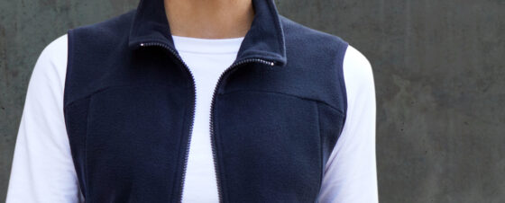 Mjuk fleece väst till damer i navy blå