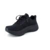 Svarta Skechers Arch Fit Go Run skor.