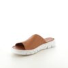 Den bruna slip-inen i skinn från Relaxshoe har en bred rem över framfoten.