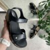 Svart skinnsandal från Green Comfort med kilklack