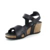 Svart skinnsandal från Green Comfort med kilklack