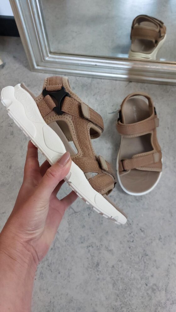 Brun tvättbar sandal med massor av stötdämpning