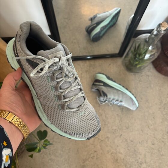 Merrell skor med stickat överdel och hålfotsstöd