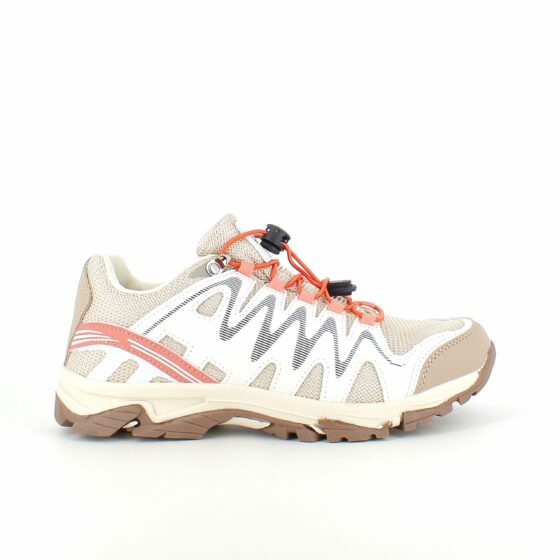 Flexibla beige sneakers med elastiska skosnören.