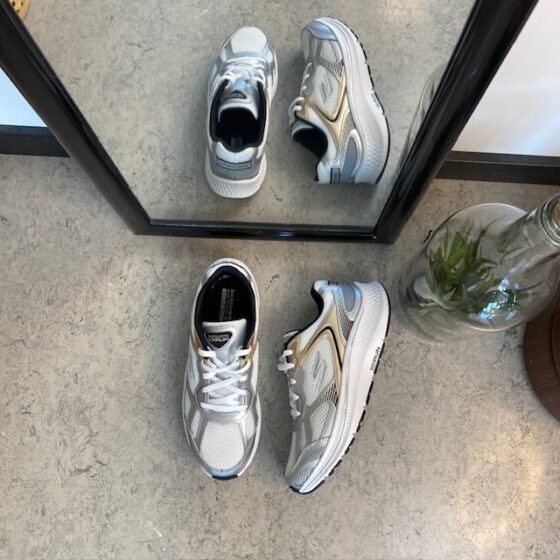 Andningsbara Skechers GoRun skor
