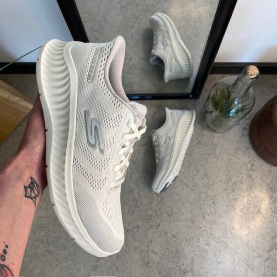 Vita Skechers Slip-Ins för män