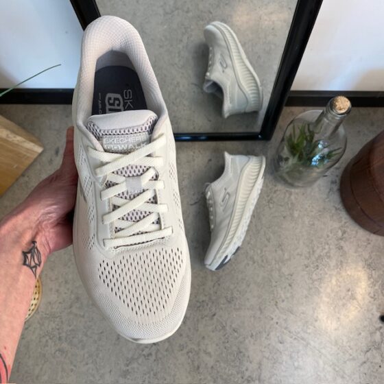 Vita Skechers Slip-Ins för män