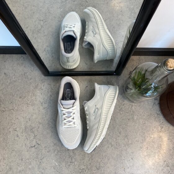 Vita Skechers Slip-Ins för män