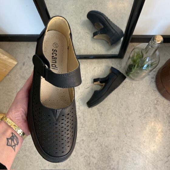 Bekväma och stilfulla damskor med kardborreband