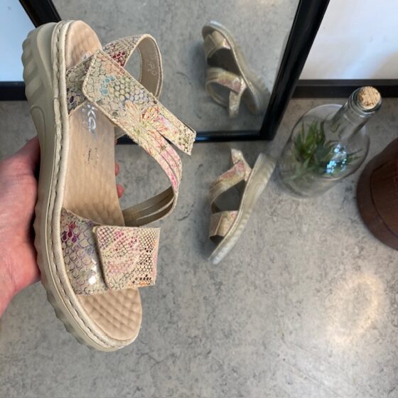 Rieker sandal i mjukt läder