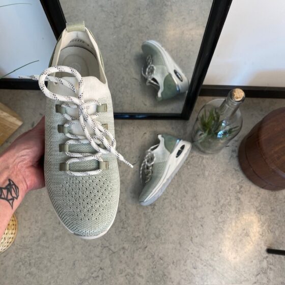 Remonte slip-on sneakers med bra hålfotsstöd.