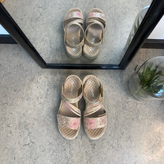 Rieker sandal i mjukt läder