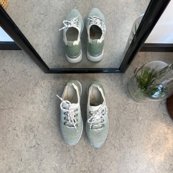 Remonte slip-on sneakers med bra hålfotsstöd.