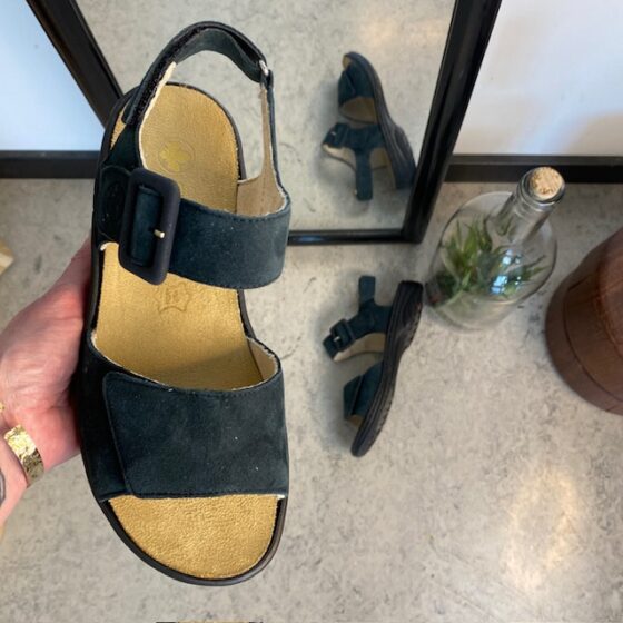 Rieker sandal i marinblå mocka