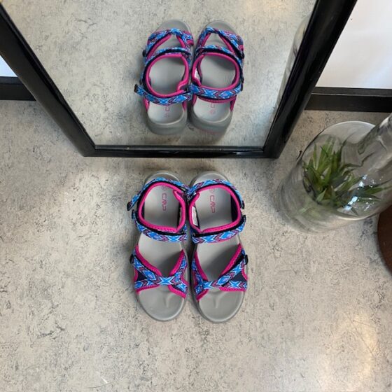 Blå/Rosa CMP lättviktsandal med fantastisk komfort
