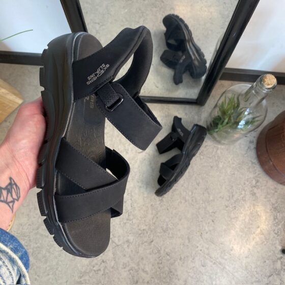 Svart Step-Ins sandal med bra passform