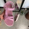 Rosa Skechers GOwalk sandal, bred modell