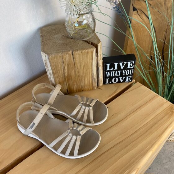 Beige Teva Tirra Traveler damsandal med hålfotsstöd