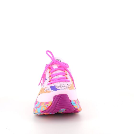 Skechers Max Cushion: Bekväma, multifärgade vardagsskor med stöd.