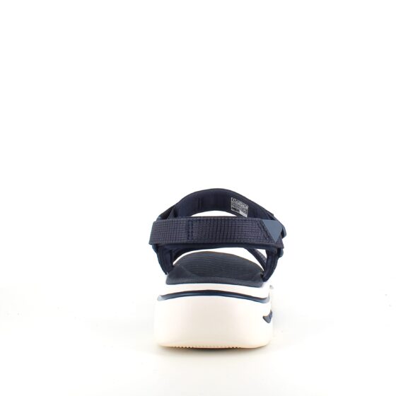 Skechers sandal med hålfotsstöd och 3 justerbara remmar i marinblå.