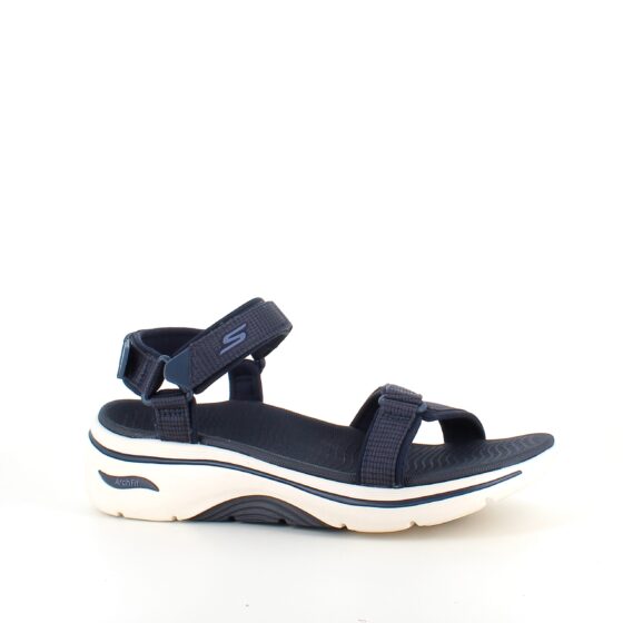 Skechers sandal med hålfotsstöd och 3 justerbara remmar i marinblå.