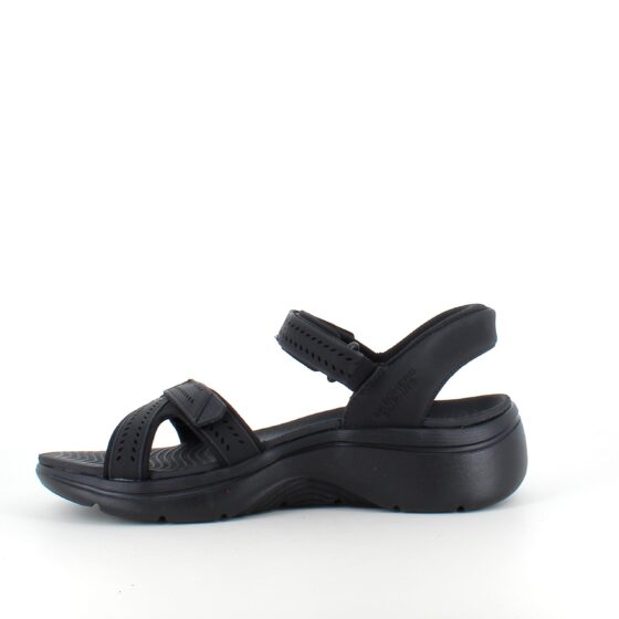 Svart Slip-Ins sandal från Skechers med bra hålfotsstöd