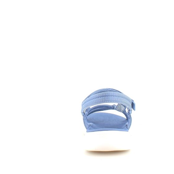 Ljusblå Skechers GOwalk sandal, bred modell