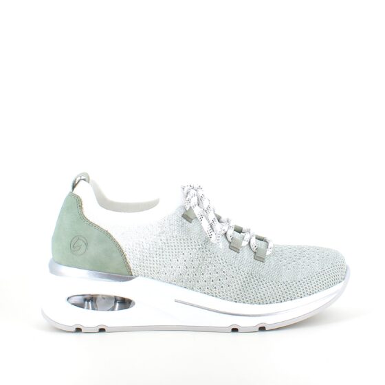 Remonte slip-on sneakers med bra hålfotsstöd.