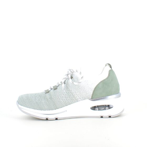 Remonte slip-on sneakers med bra hålfotsstöd.