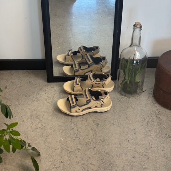 Merrell vandringssandal med avtagbar hälrem