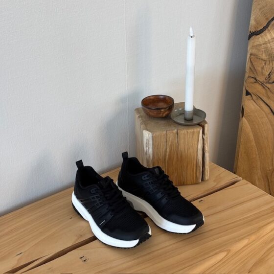 Lättviktsskor från Gaitline med optimal stötdämpning och hålfotsstöd