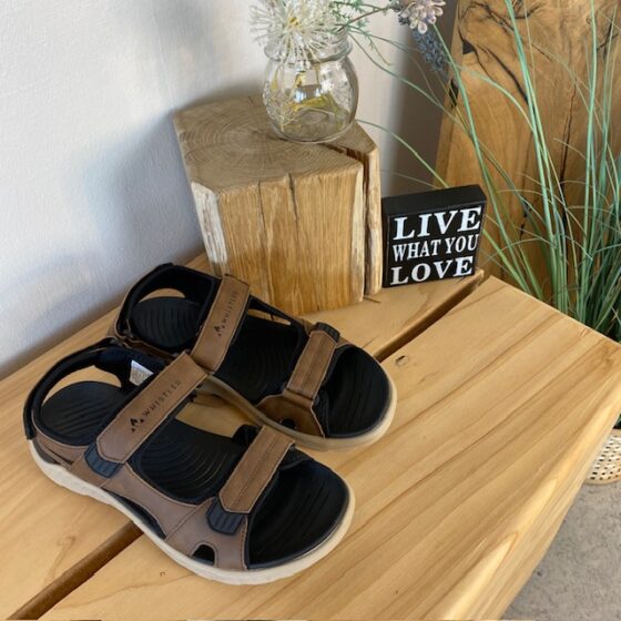 Brun herrvandalsandal från Whistler med bra hålfotsstöd