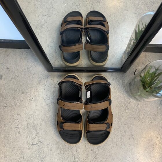 Brun herrvandalsandal från Whistler med bra hålfotsstöd