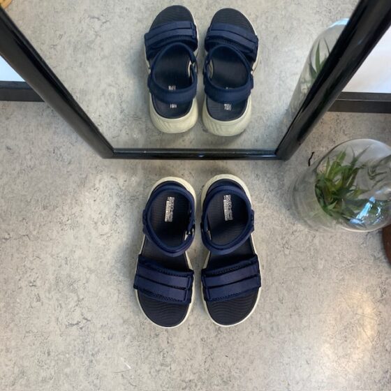 Skechers Max Cushioning Elite 2.0 Sandal med bra hålfotsstöd