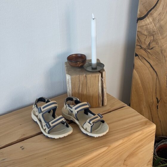 Merrell vandringssandal med avtagbar hälrem