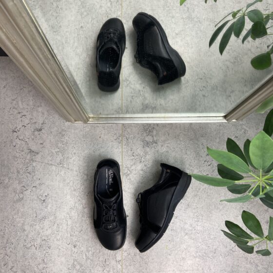 Skinn gåsko från Green Comfort med elastisk snörning och bra hålfotsstöd