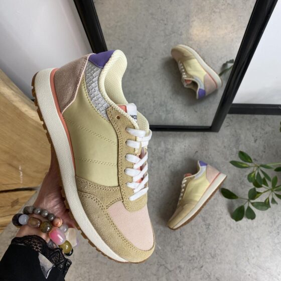 Woden sneakers med hålfotsstöd och komfort