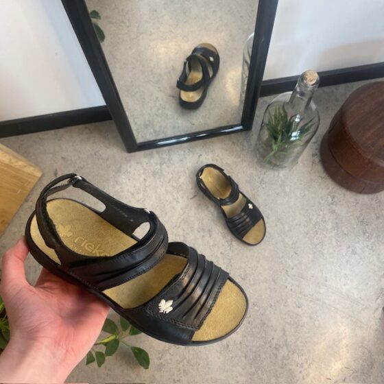 Svart Rieker lädersandal med uttagbar sula