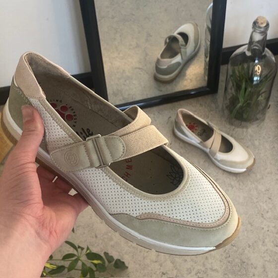 Relife ballerina skor med kardborreband – beige komfortskor med massageeffekt