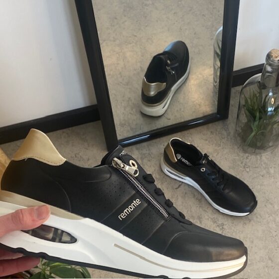Bekväma sneakers från Remonte med mycket hålfotsstöd