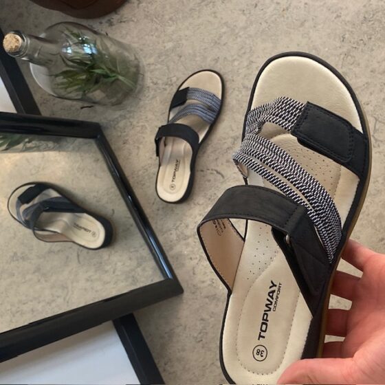 Komfortsandal med elastiska remmar – flexibel komfort och modern design