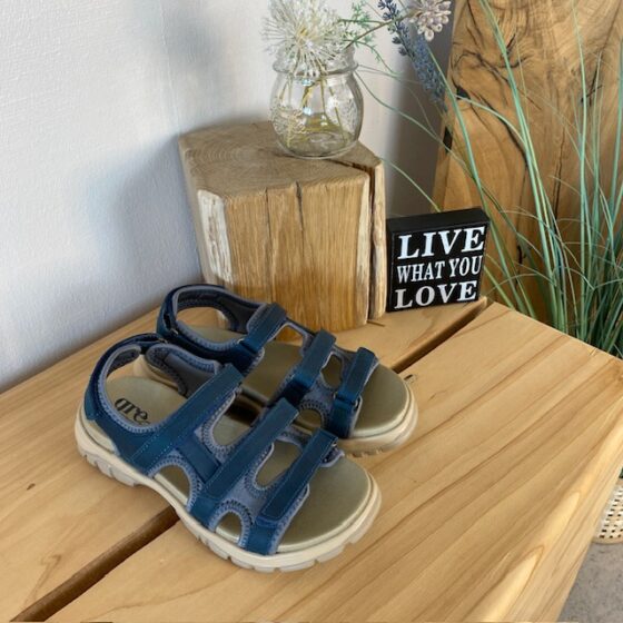 Stödjande blå sandal från Green Comfort