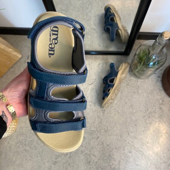 Stödjande blå sandal från Green Comfort