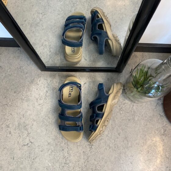Stödjande blå sandal från Green Comfort